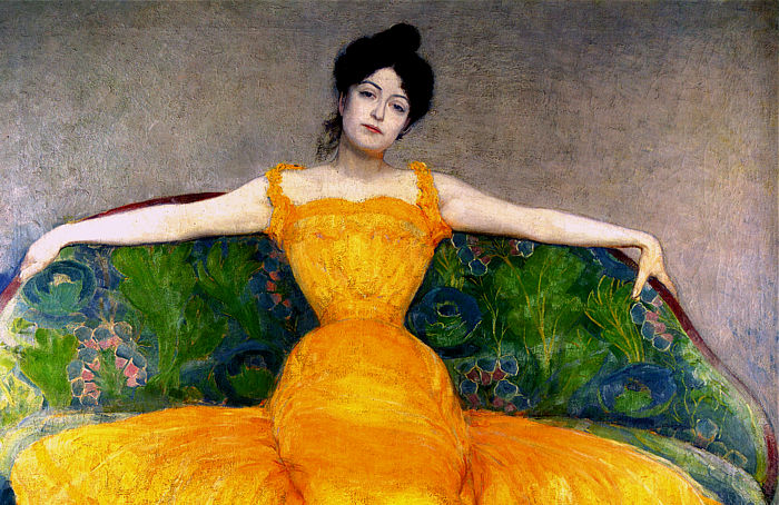 max kurzweil mujer con un vestido amarillo2